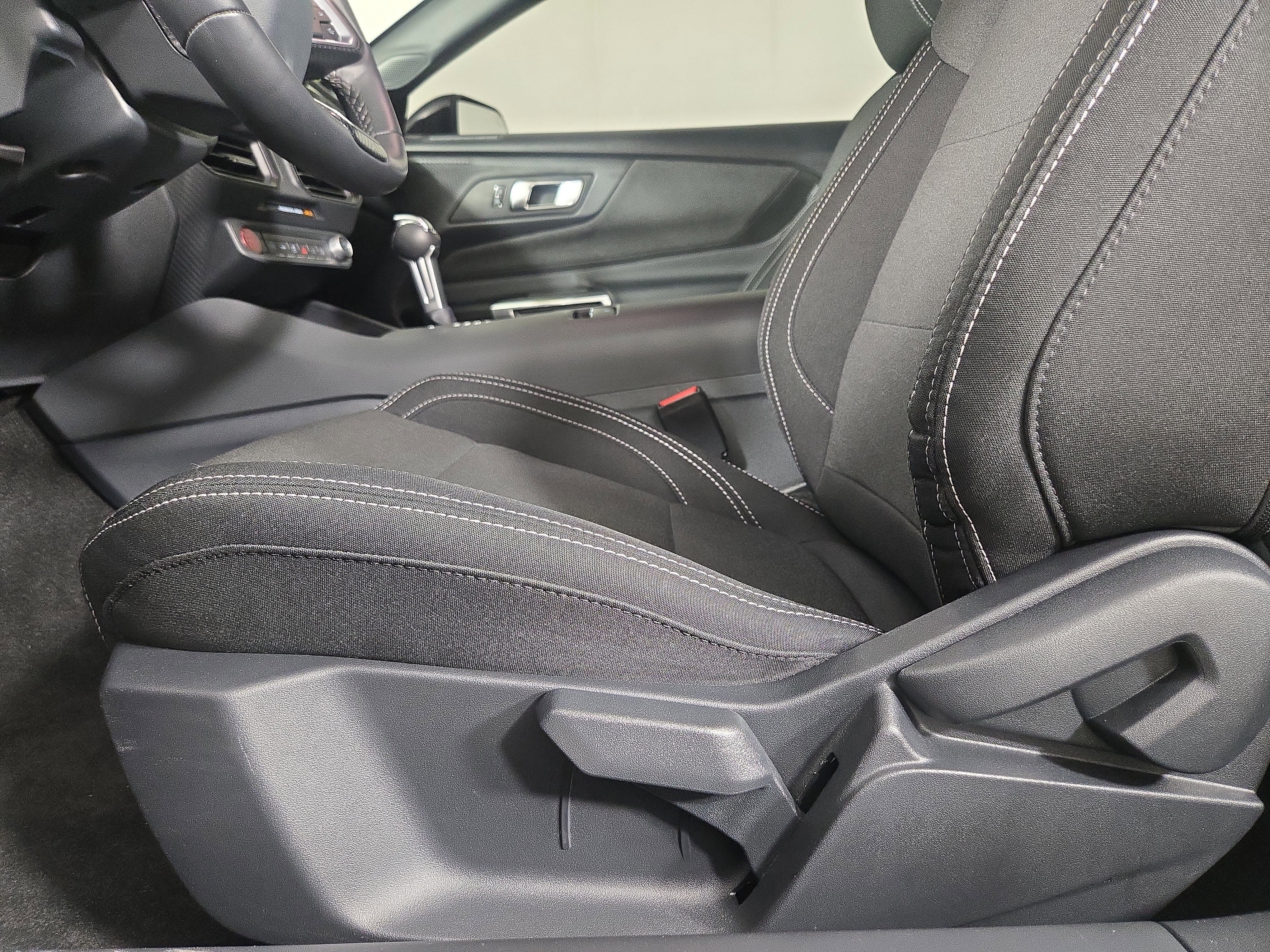 Used 2025 Ford Mustang GT w/ Mustang Nite Pony Package image 29