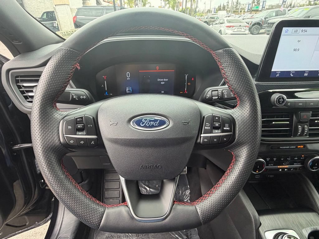 Certified 2023 Ford Escape ST-Line AWD/4WD image 29