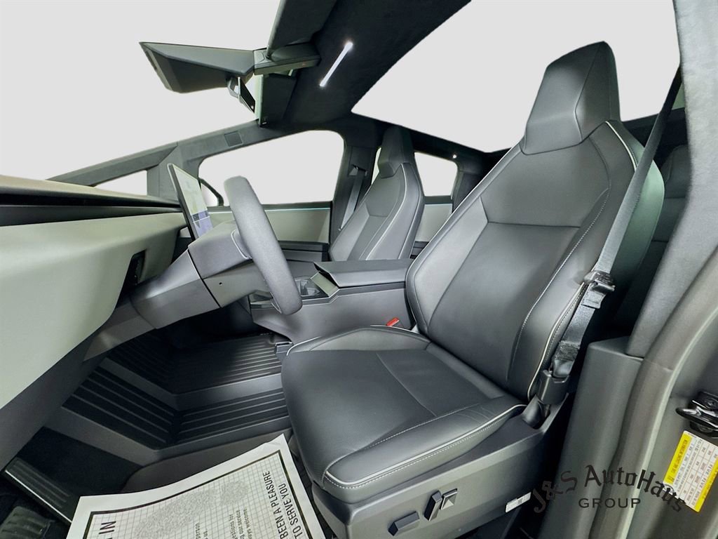 Used 2025 Tesla Cybertruck AWD Crew Cab image 11