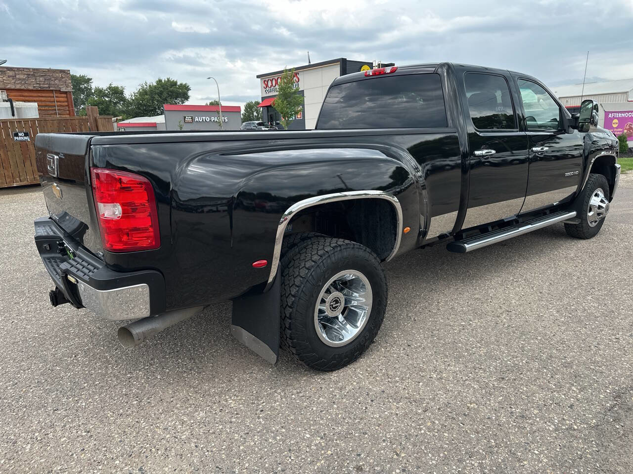 Used 2011 Chevrolet Silverado 3500 LTZ w/ LTZ Plus Package image 5