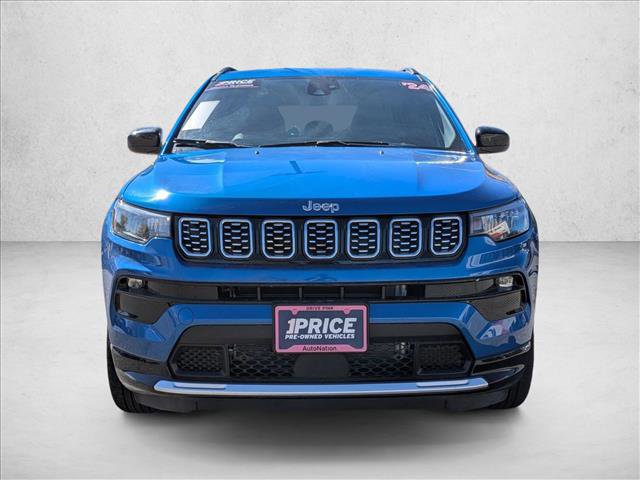 Used 2024 Jeep Compass Latitude image 2