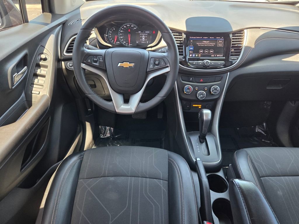 Certified 2021 Chevrolet Trax LT w/ LT Convenience Package FWD image 8