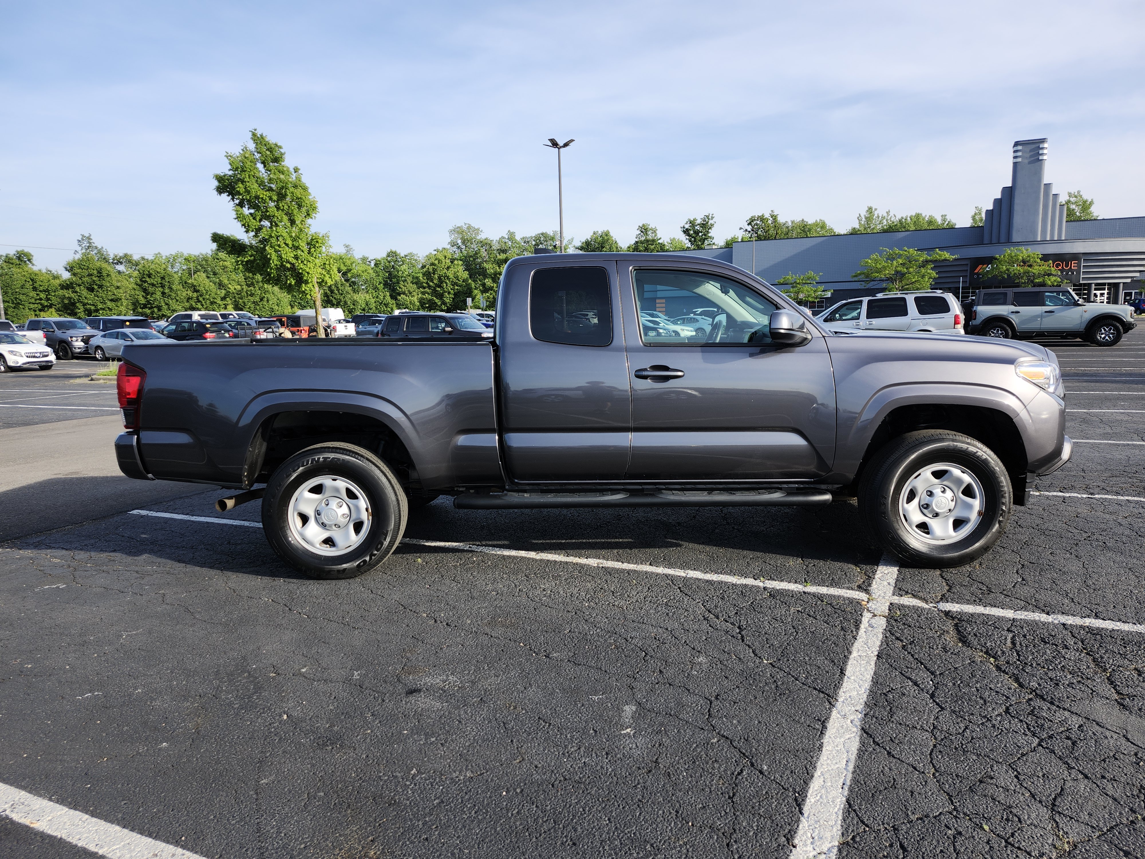 Used 2023 Toyota Tacoma SR RWD image 17