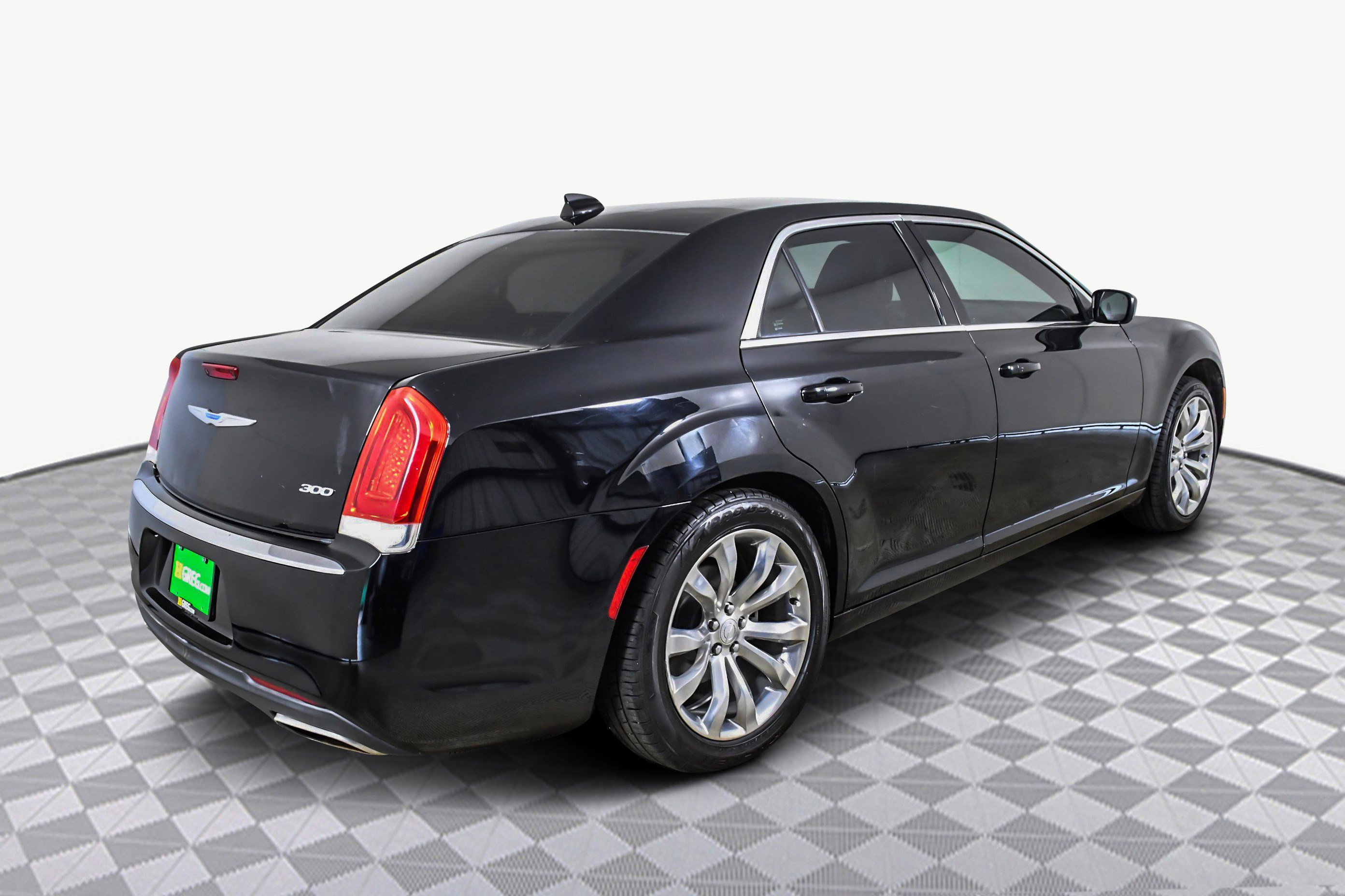 Used 2019 Chrysler 300 Touring L w/ Quick Order Package 22F image 8
