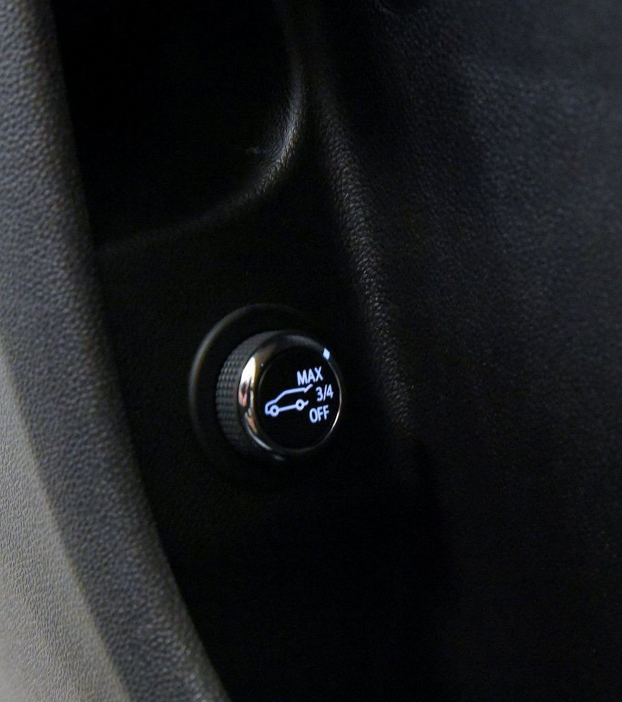 Used 2024 Cadillac XT4 Premium Luxury image 17