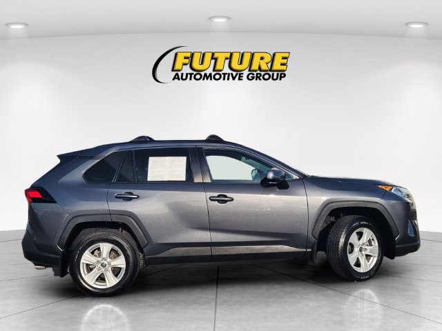 Used 2021 Toyota RAV4 XLE w/ Convenience Package AWD/4WD image 3