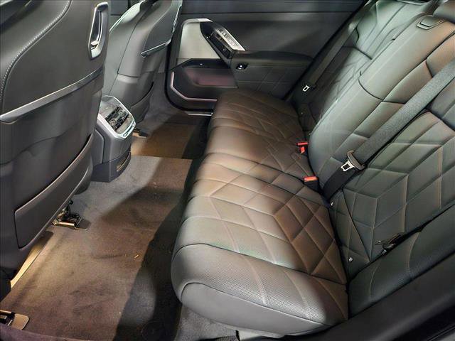 New 2025 BMW i7 eDrive50 w/ M Sport Package image 14