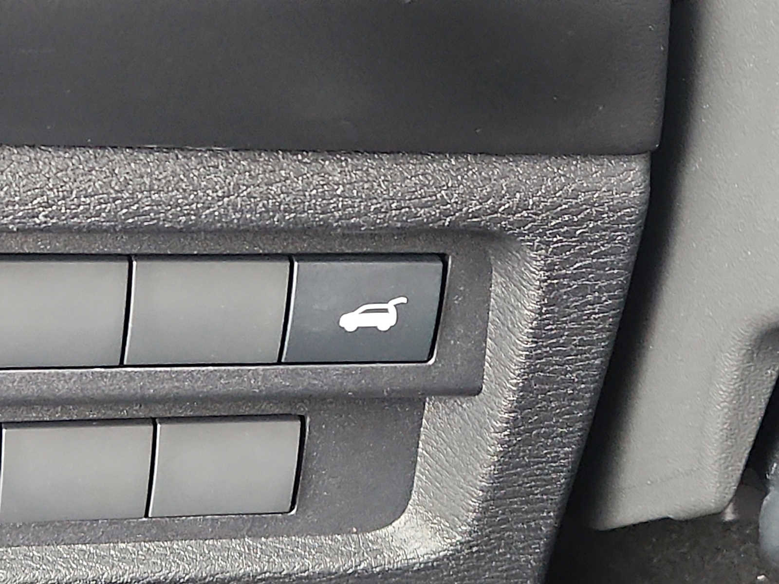 Used 2025 Mitsubishi Outlander SE image 26