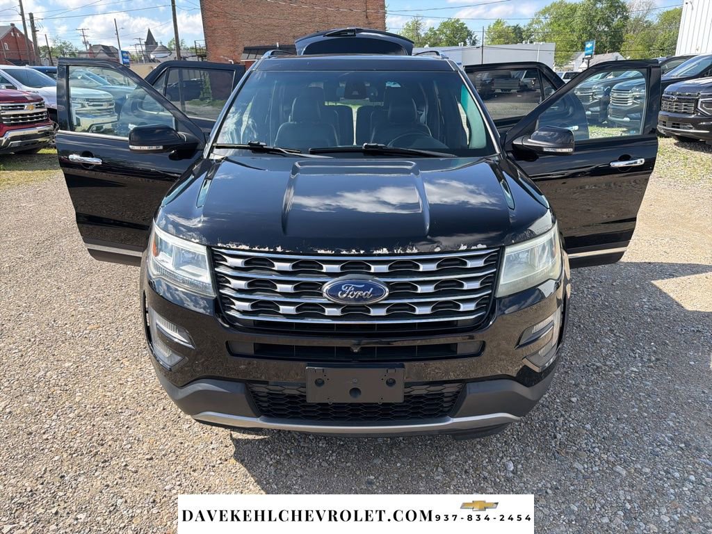 Used 2016 Ford Explorer Limited w/ Equipment Group 301A AWD/4WD image 30