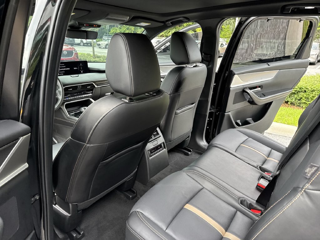 Certified 2025 MAZDA CX-70 Plug-In Hybrid w/ Premium Plus AWD/4WD image 34