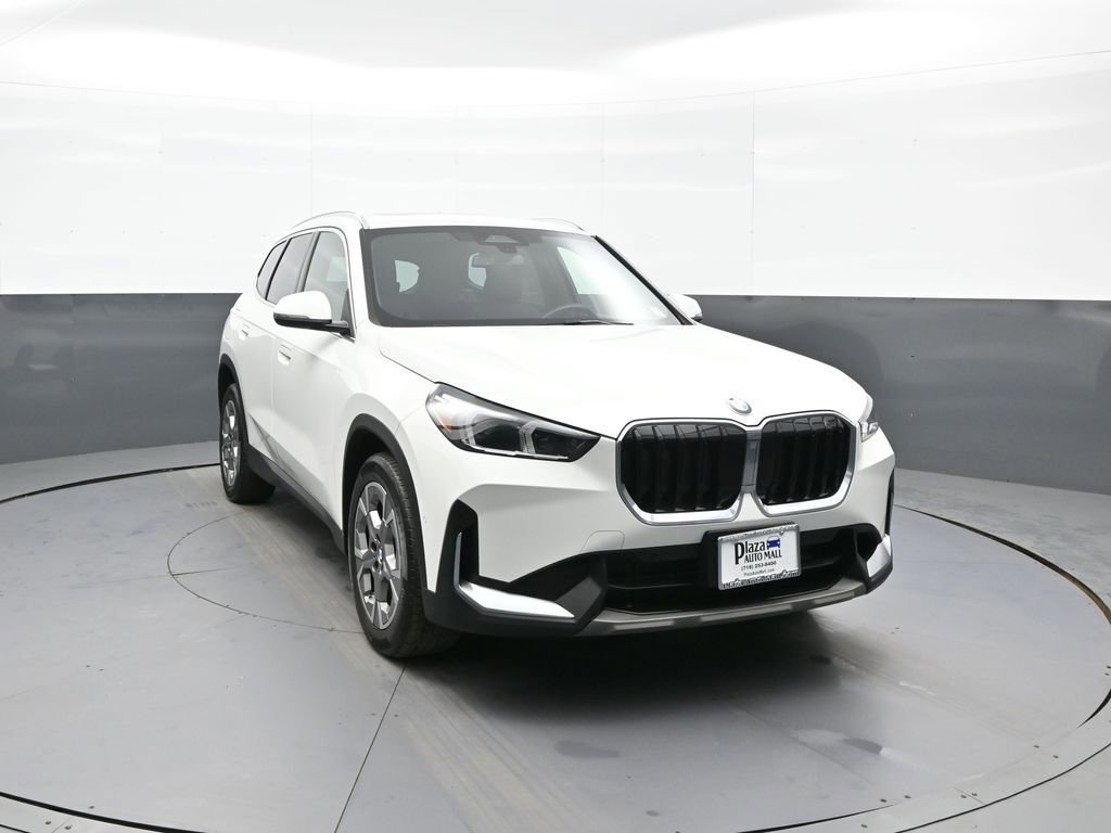 Used 2023 BMW X1 xDrive28i w/ Convenience Package AWD/4WD image 3