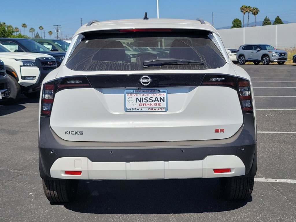 New 2026 Nissan Kicks SR w/ Interior Electronics Package FWD image 19