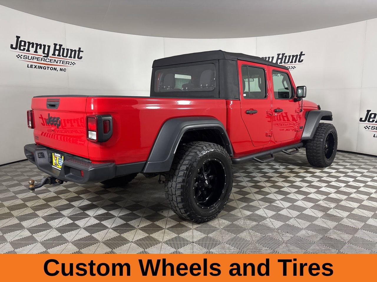 Used 2023 Jeep Gladiator Sport image 5