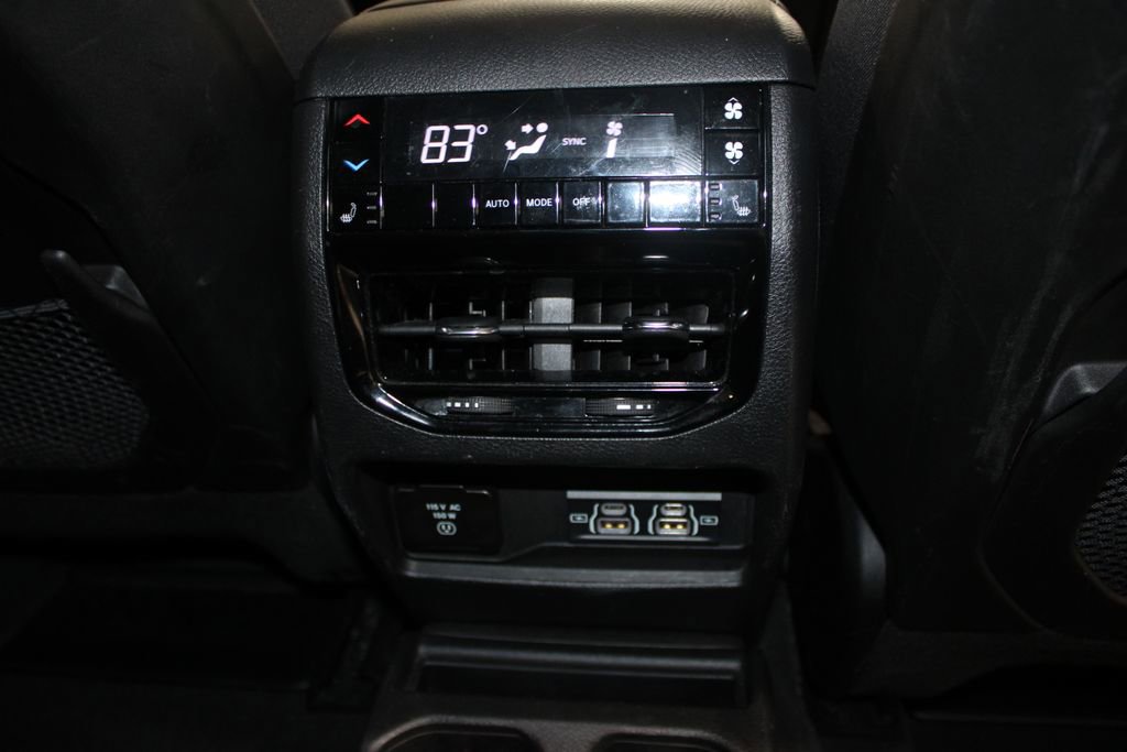 Used 2023 Jeep Grand Cherokee L Limited image 32
