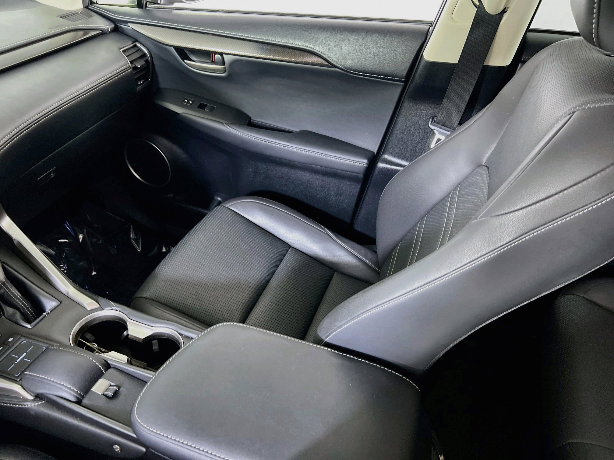 Used 2017 Lexus NX 200t FWD w/ Premium Package image 24