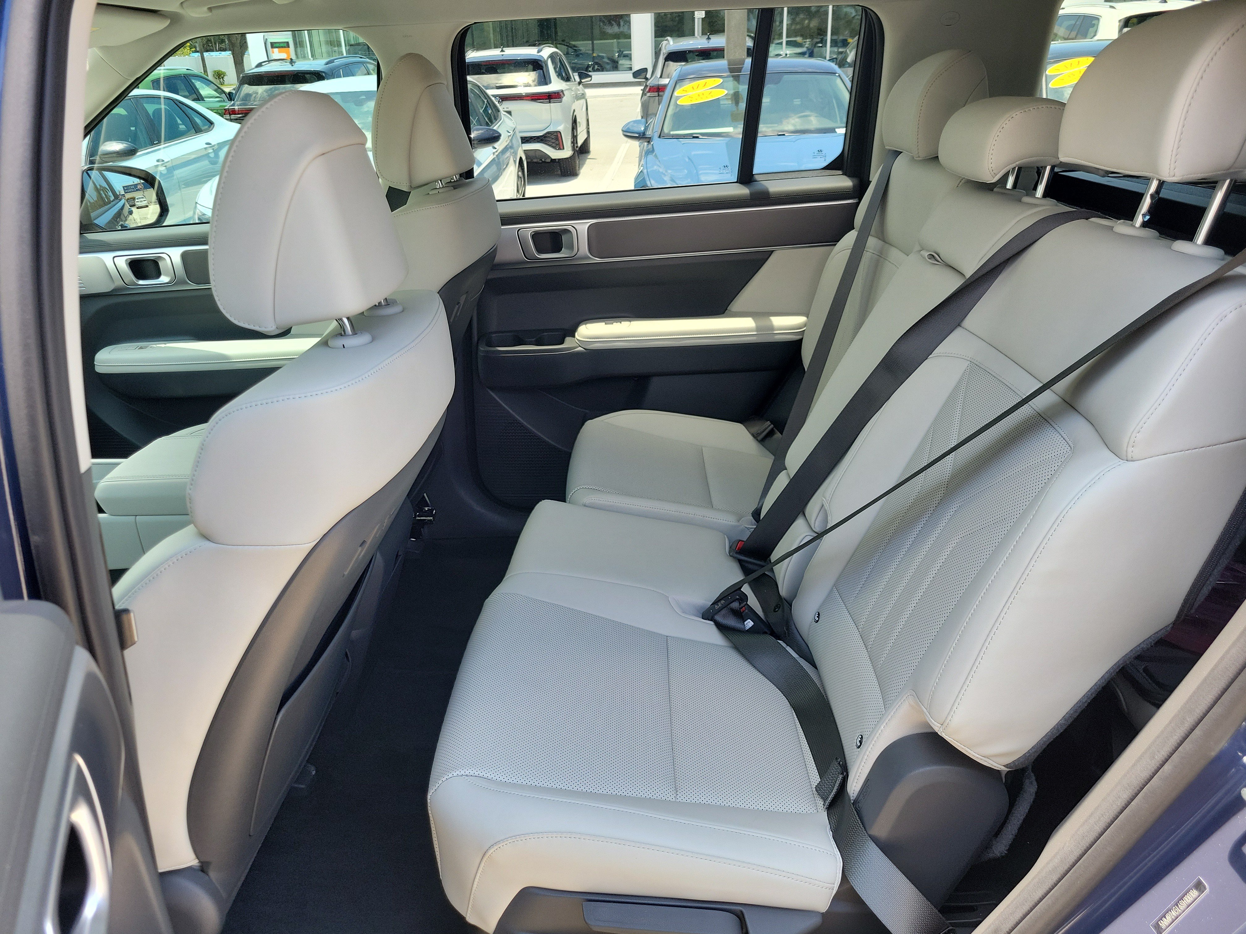 Used 2025 Hyundai Santa Fe SEL FWD image 16