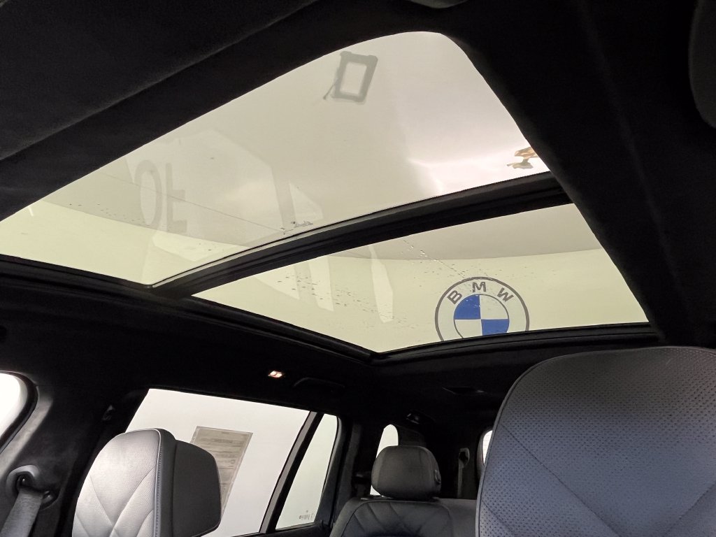 Used 2024 BMW X7 xDrive40i w/ M Sport Package AWD/4WD image 33