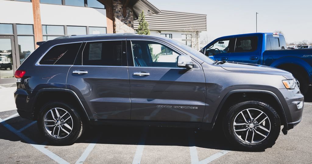 Used 2018 Jeep Grand Cherokee Limited image 30