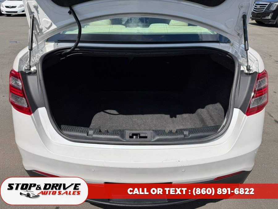 Used 2016 Ford Taurus Limited FWD image 17