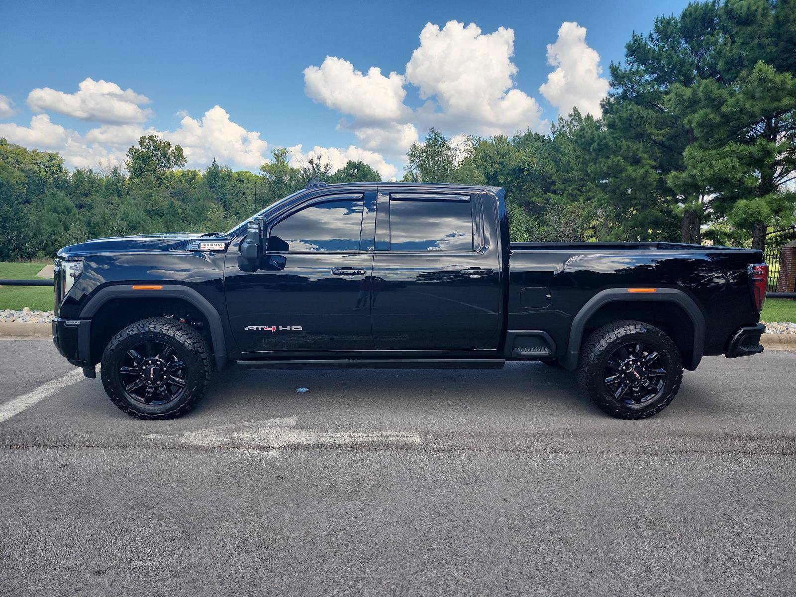 Certified 2026 GMC Sierra 2500 AT4 w/ AT4 Premium Plus Package AWD/4WD image 2