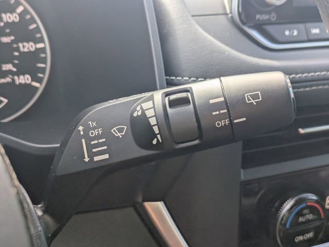 Used 2023 Nissan Rogue SV image 27