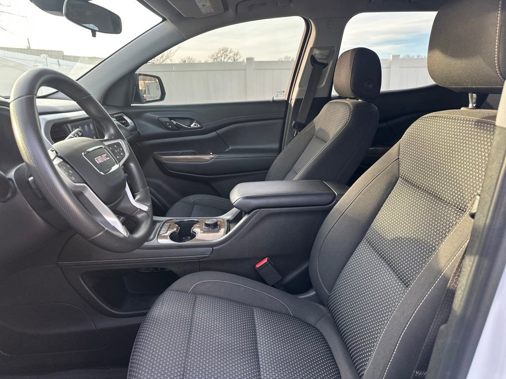 Used 2023 GMC Acadia SLE w/ Elevation Edition image 9