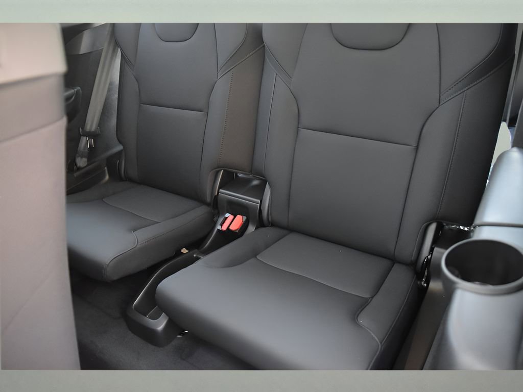Used 2026 Volvo XC90 B6 Plus w/ Protection Package Premier AWD/4WD image 15