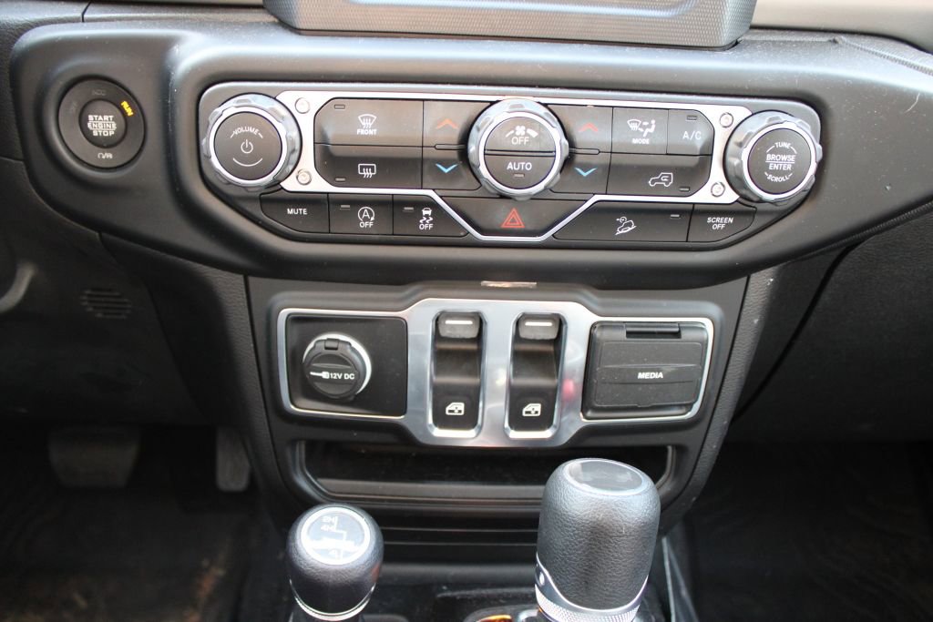 Used 2021 Jeep Wrangler Sport S image 18