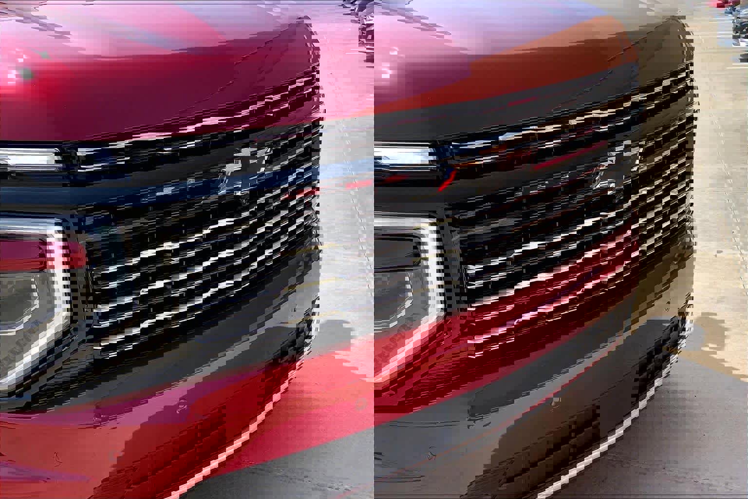 Used 2025 Chevrolet Tahoe High Country AWD/4WD image 32