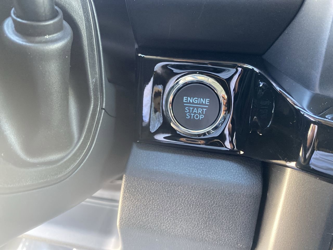 New 2026 Ford F250 Lariat w/ Black Appearance Package image 34