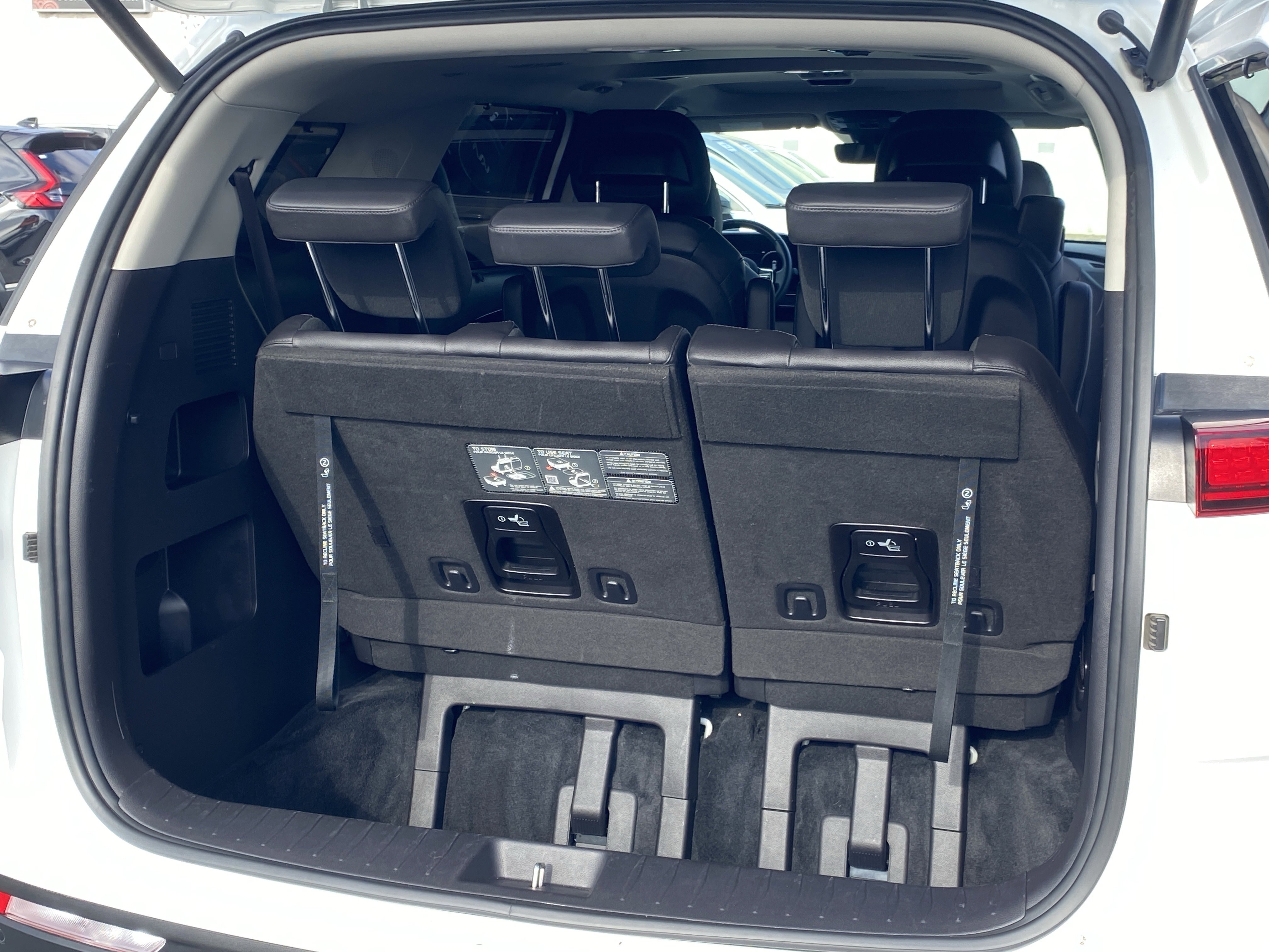 Used 2024 Kia Carnival SX Prestige image 13