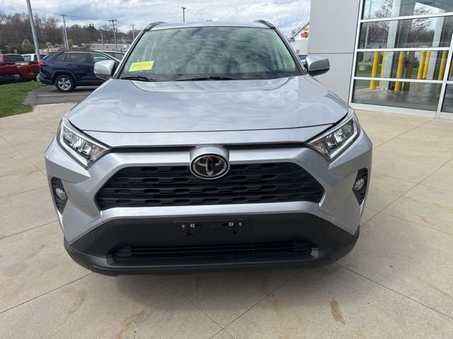 Used 2020 Toyota RAV4 XLE Premium image 2