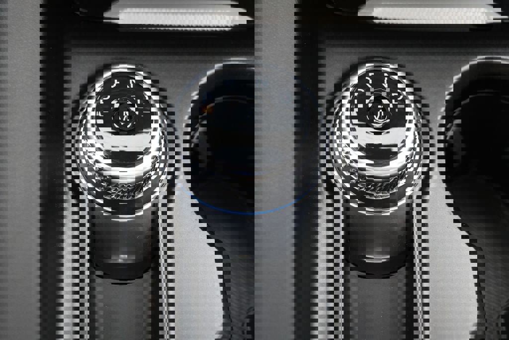 Used 2025 Ford Explorer ST image 28