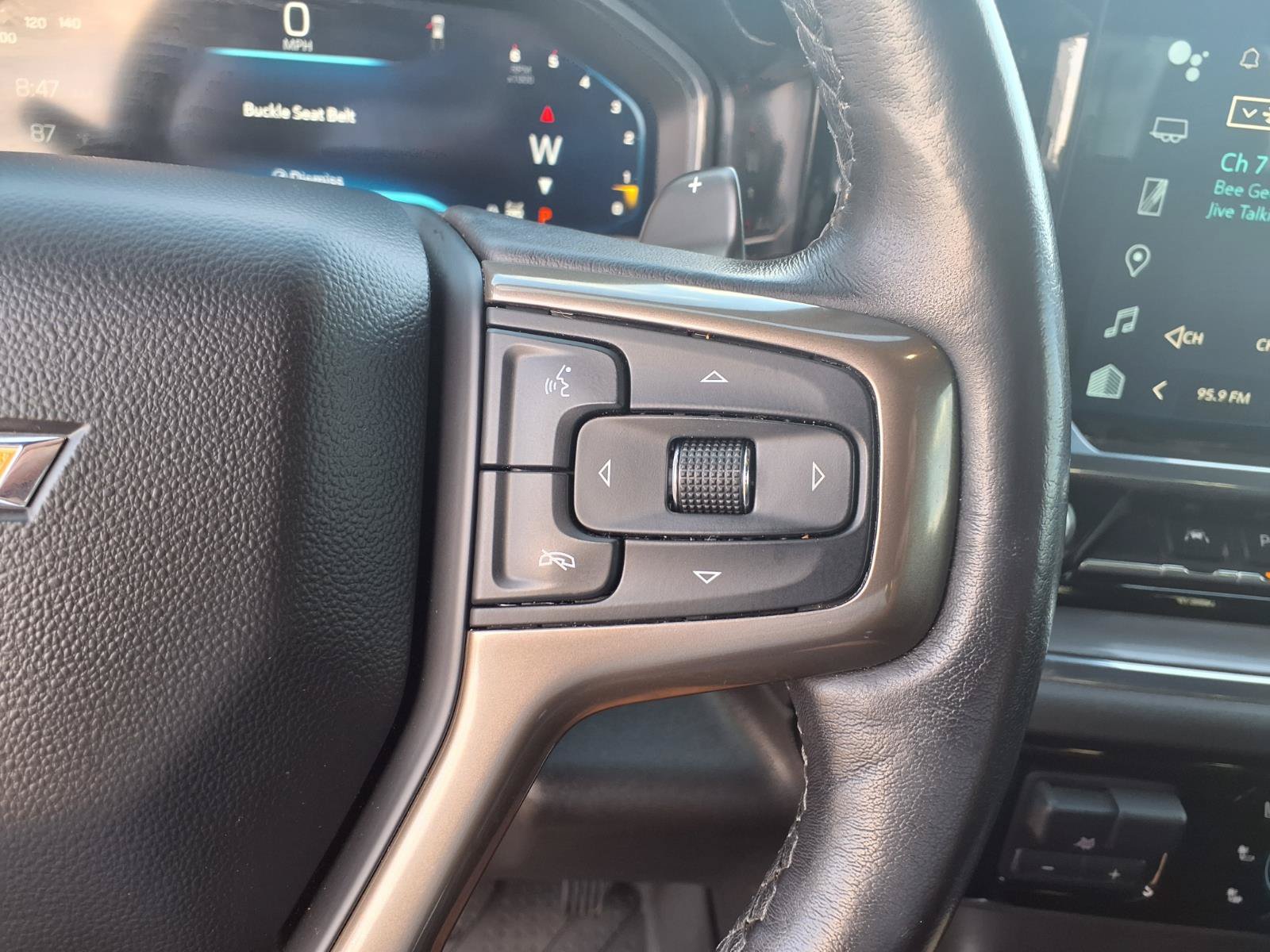 Used 2023 Chevrolet Silverado 1500 High Country w/ Technology Package AWD/4WD image 18