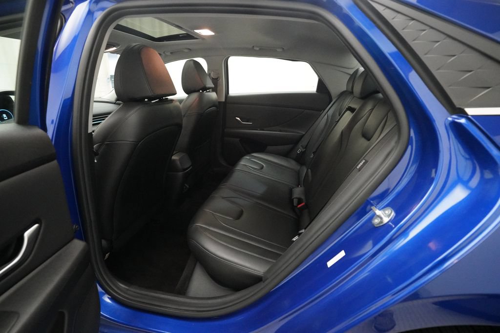 Used 2024 Hyundai Elantra Limited FWD image 10