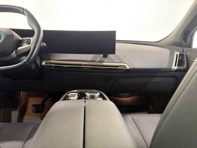 Certified 2024 BMW iX xDrive50 w/ Sport Package AWD/4WD image 34