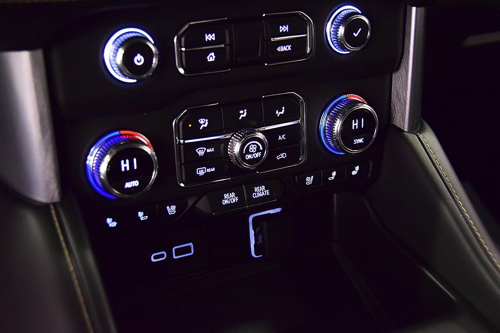 Used 2021 GMC Yukon SLT w/ SLT Premium Package image 26