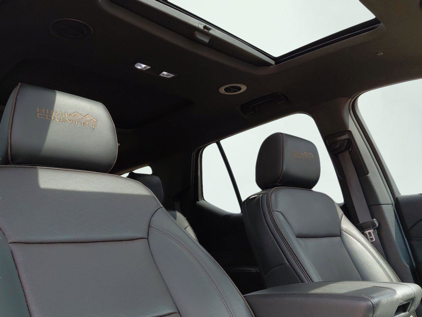 Used 2022 Chevrolet Traverse High Country image 11