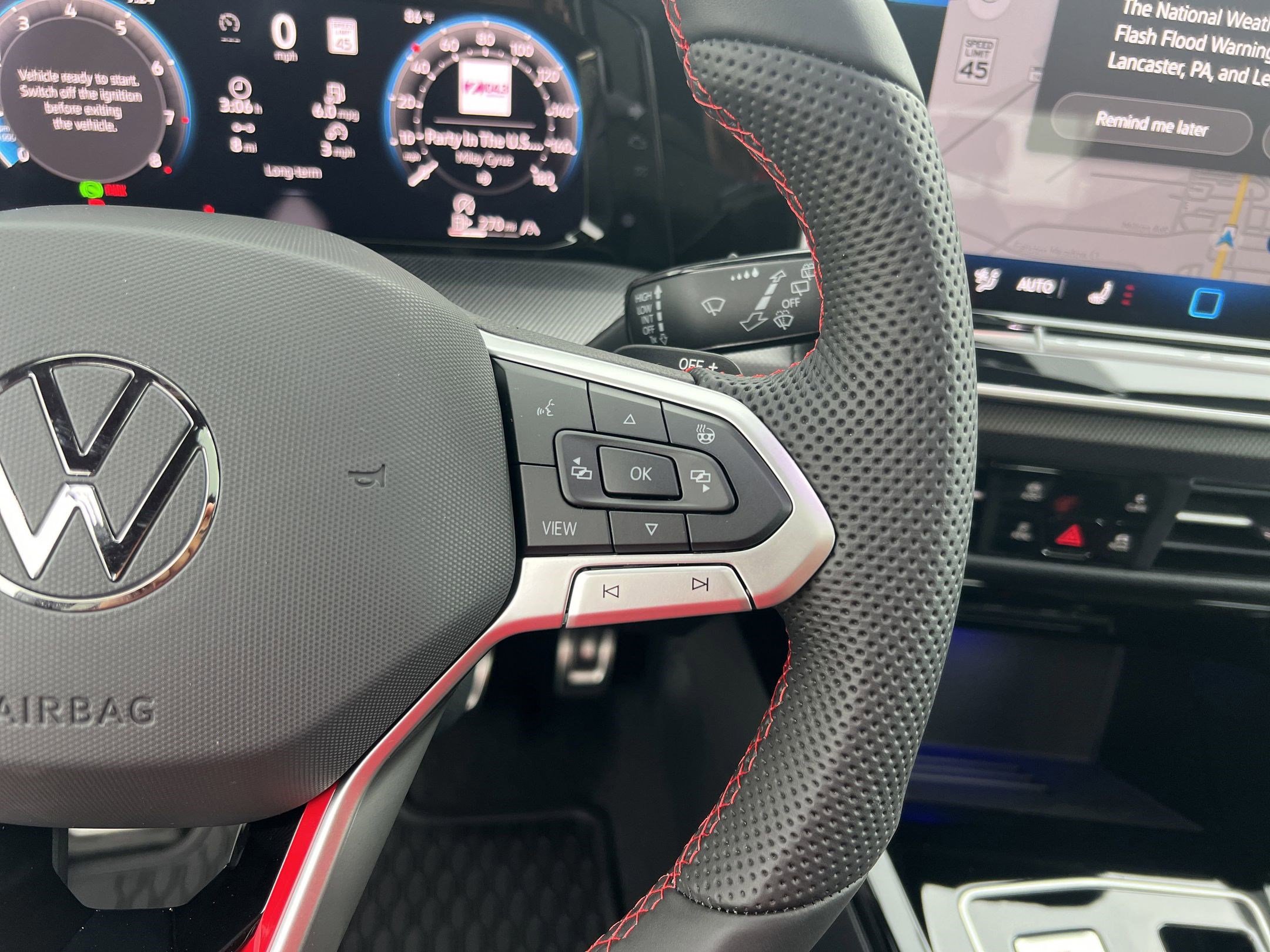 New 2025 Volkswagen Golf SE image 33