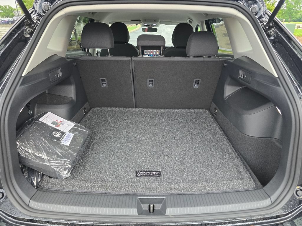 New 2026 Volkswagen Tiguan S FWD image 10
