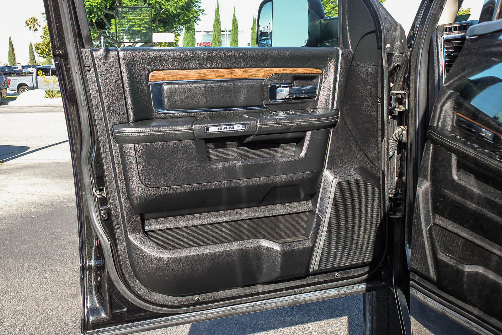 Used 2016 RAM 3500 Laramie AWD/4WD image 22