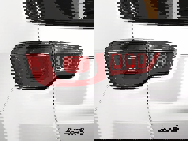 New 2024 Jeep Compass Latitude w/ Sun and Sound Group image 34