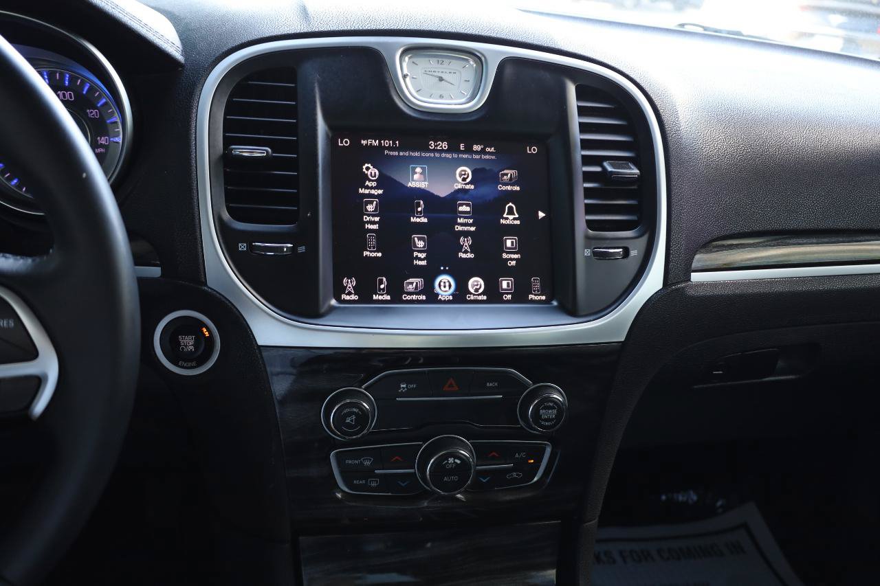 Used 2015 Chrysler 300 Limited RWD image 10