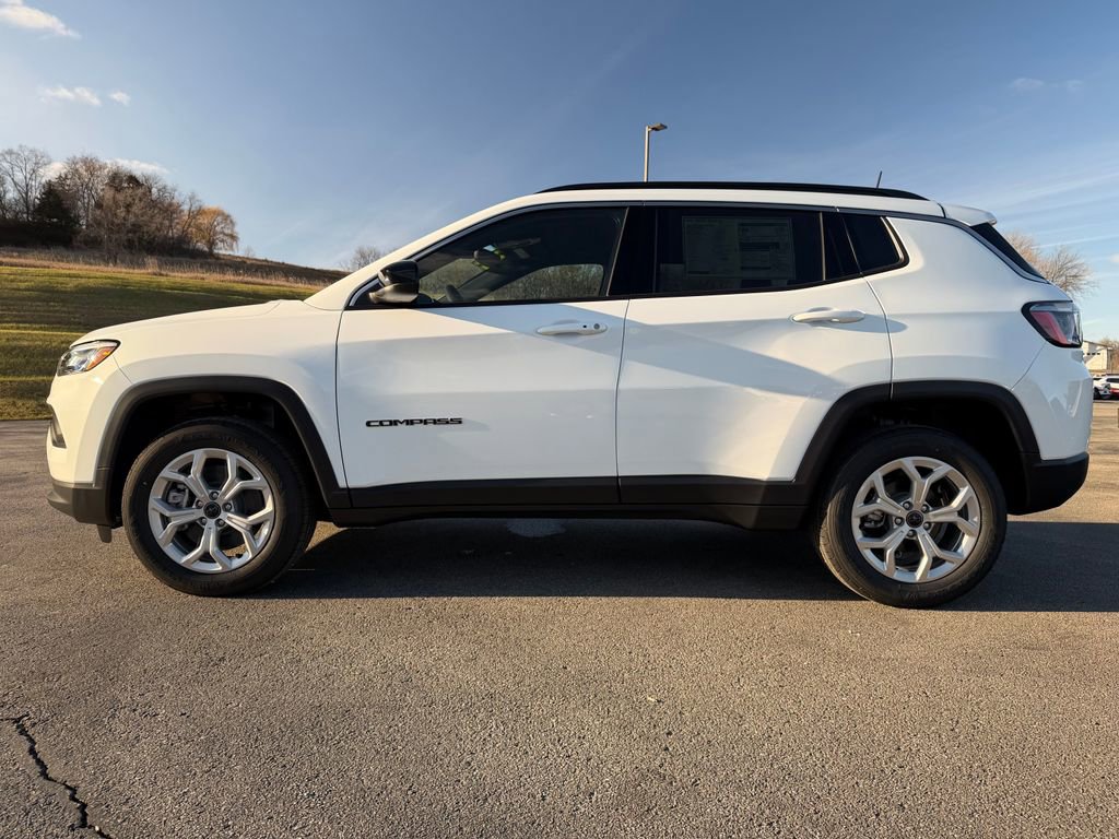 New 2026 Jeep Compass Latitude AWD/4WD image 12