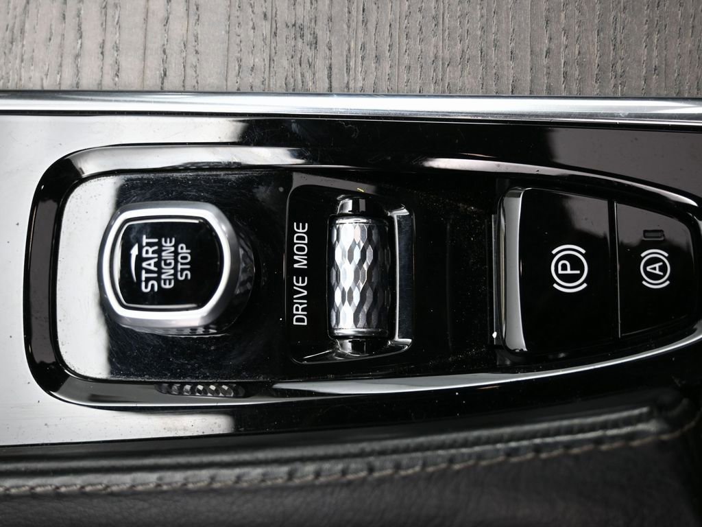 Used 2021 Volvo XC90 T8 Inscription w/ Protection Package Premier image 29
