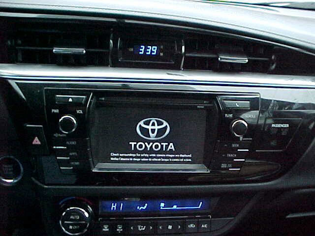 Used 2015 Toyota Corolla S image 16