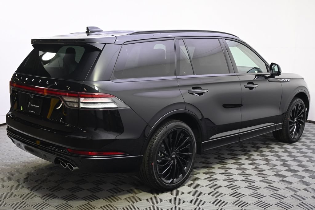 New 2026 Lincoln Aviator Reserve w/ Jet Appearance Package AWD/4WD image 7