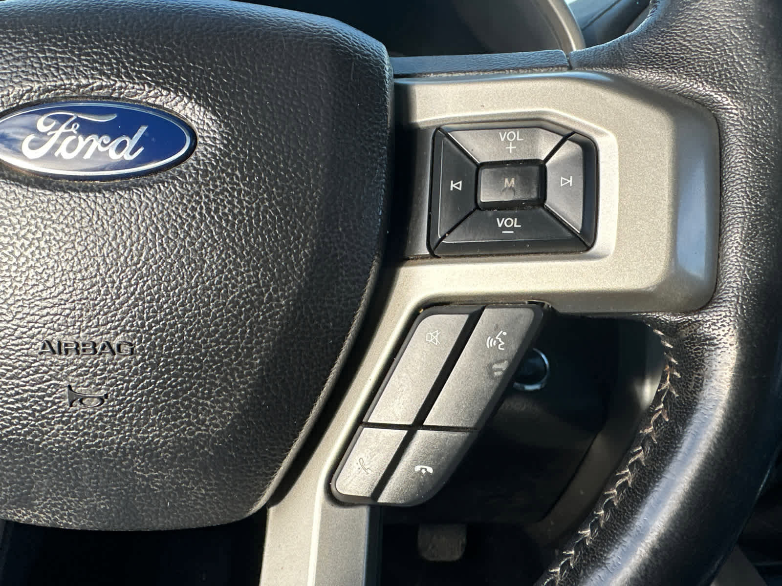 Used 2019 Ford F150 Lariat w/ Equipment Group 502A Luxury image 22