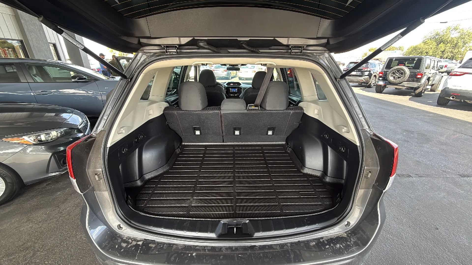 Used 2023 Subaru Forester Premium AWD/4WD image 15