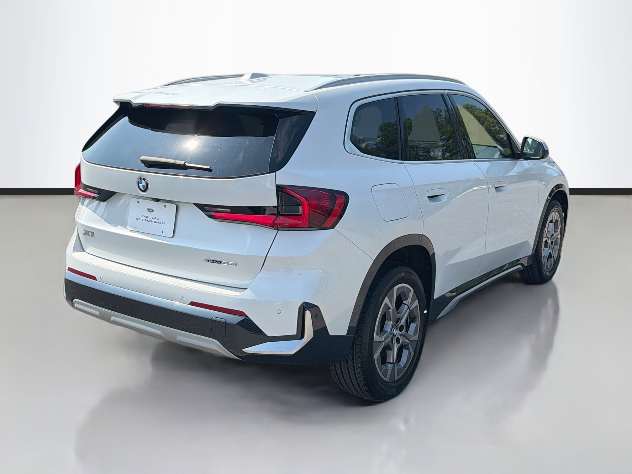 Used 2024 BMW X1 xDrive28i AWD/4WD image 5